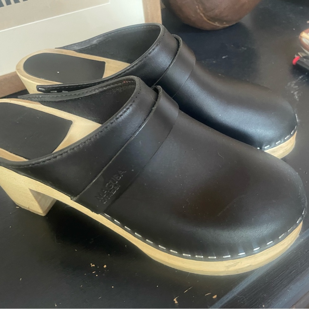 Stylish Black Leather Mules by Troentorp